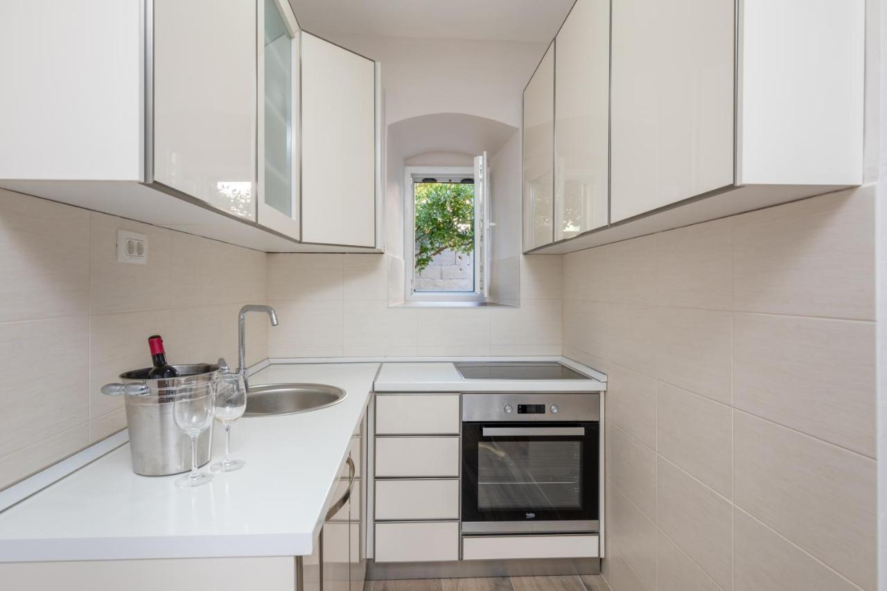 Tanja'S Seafront Orahovac Apartment Kotor Ngoại thất bức ảnh
